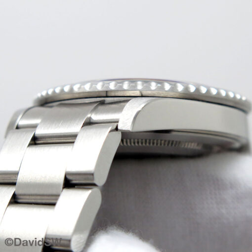 Rolex 16710 GMT Master II with Red/Black Bezel - Image 6