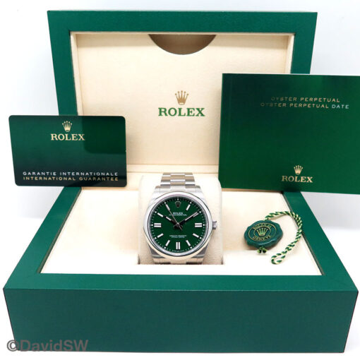 Rolex 124300 Oyster Perpetual 41 with Green Dial - Image 2