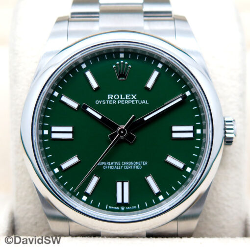 Rolex 124300 Oyster Perpetual 41 with Green Dial - Image 3