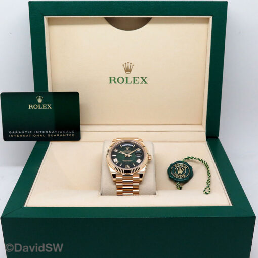 Rolex 228238 Day Date 40 18K Yellow Gold with Ombre Green Roman Dial - Image 2
