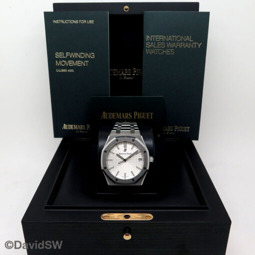 Alternative view of Audemars Piguet 15500ST Royal Oak with Silver Dial