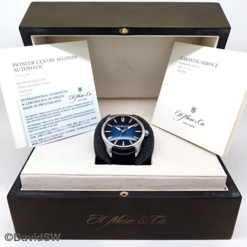 H. Moser & Cie 3200-1200 Pioneer Centre Seconds with Midnight Blue fumé Dial - Image 2