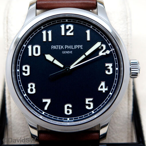 Patek Philippe 5522A Calatrava PiIot “New York” Limited Edition - Image 3
