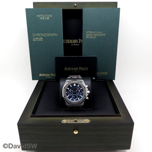 Alternative view of Audemars Piguet 26715ST Royal Oak Chronograph with Blue Dial