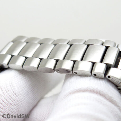 Omega 2200.50.00 Seamaster Planet Ocean 600m XL with Black Dial - Image 9