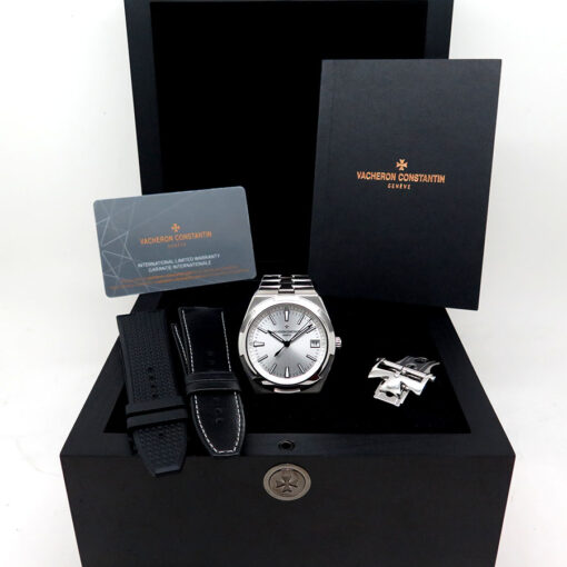 Alternative view of Vacheron Constantin 4500V Overseas Automatic with Silver Dial