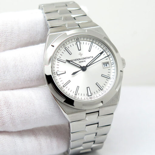 Vacheron Constantin 4500V Overseas Automatic with Silver Dial