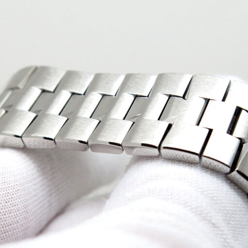 Vacheron Constantin 4500V Overseas Automatic with Silver Dial - Image 6