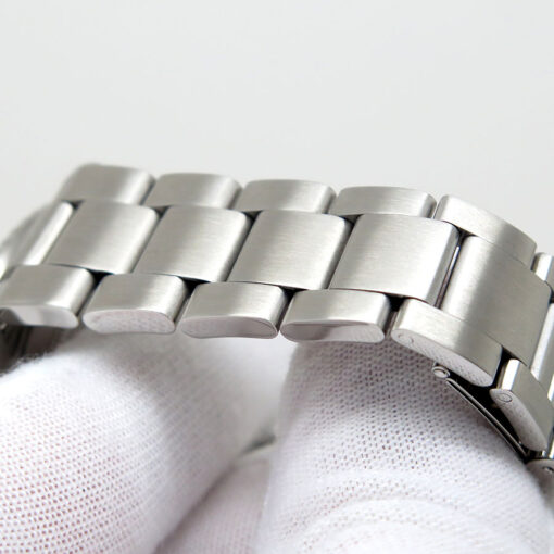 Rolex 16710 GMT Master II with Red/Black Bezel - Image 10