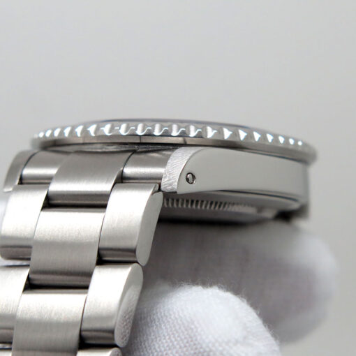 Rolex 16710 GMT Master II with Red & Black Bezel - Image 6