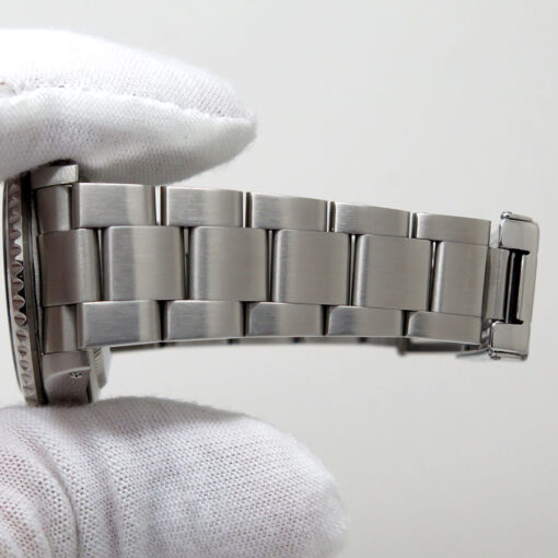 Rolex 16710 GMT Master II with Red & Black Bezel - Image 13