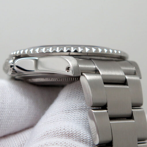Rolex 16710 GMT Master II with Red & Black Bezel - Image 7
