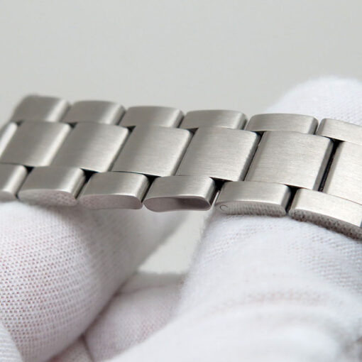 Rolex 16710 GMT Master II with Red/Black Bezel - Image 10