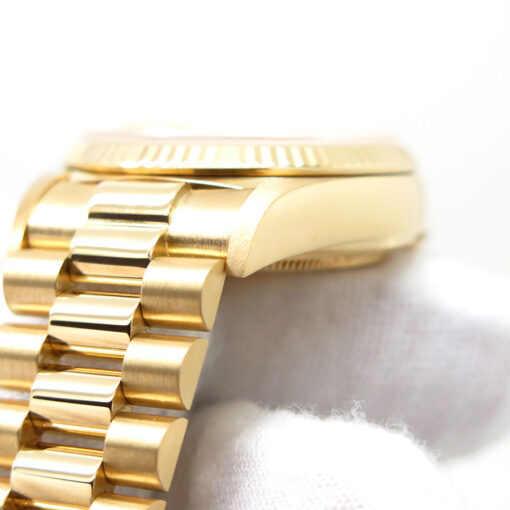 Rolex 18038 Day Date 18K Yellow Gold with Champagne Stick Dial - Image 6