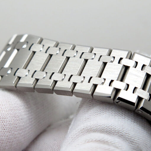 Audemars Piguet 15400ST Royal Oak with Silver Dial - Image 9