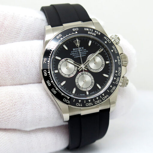 Rolex 126519LN Cosmograph Daytona 18K White Gold with Black Dial on Oysterflex