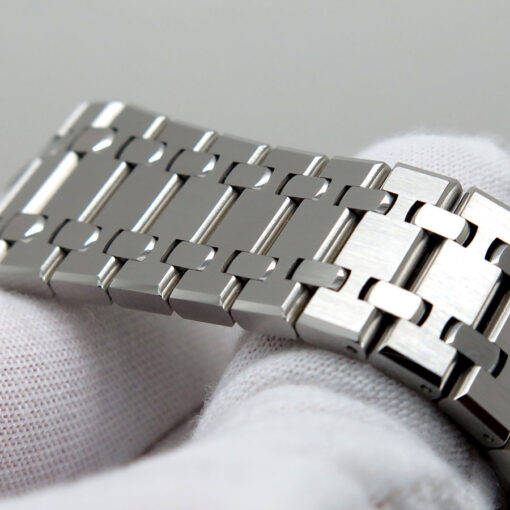 Audemars Piguet 15500ST Royal Oak with Ruthenium Dial - Image 7