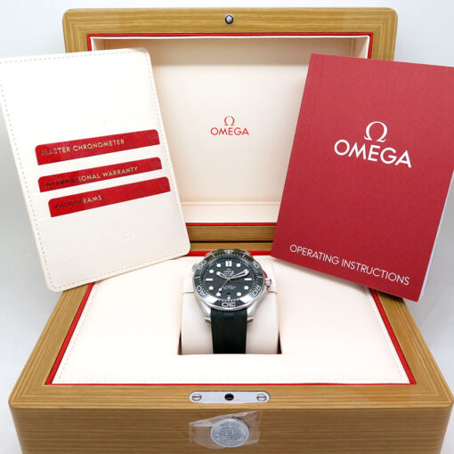 Omega Seamaster Diver 300m with Green Dial on Strap - Image 2