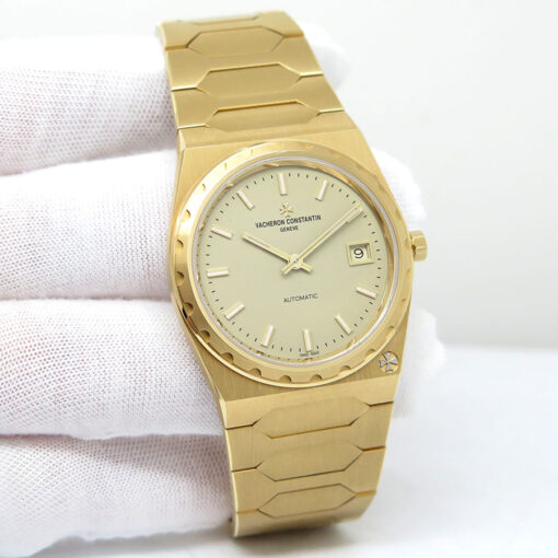 Vacheron Constantin 4200H Historiques 222 Automatic 18K Yellow Gold