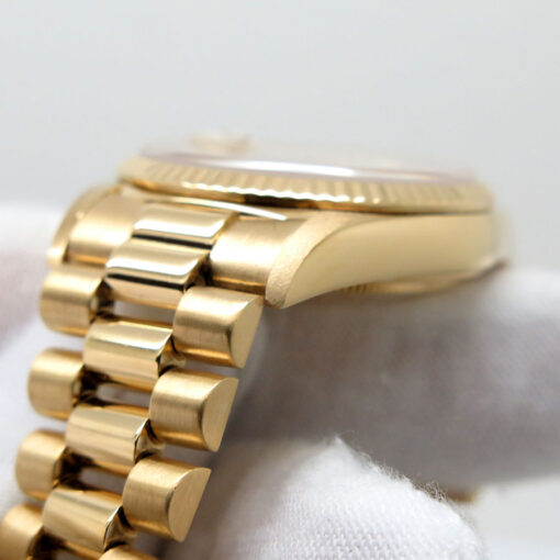 Rolex 18238 Day Date 18K Yellow Gold with Champagne Diamond Dial - Image 6