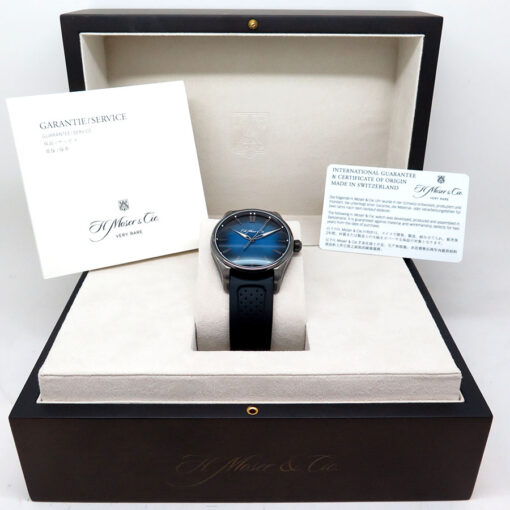 Alternative view of H. Moser & Cie 3200-1205 Pioneer Centre Seconds with Blue Dial