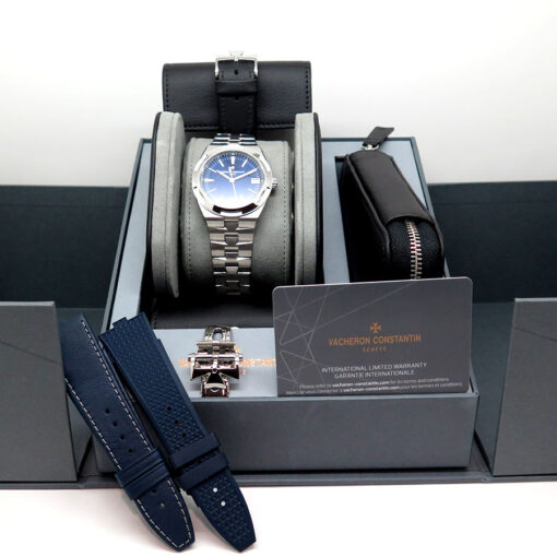 Vacheron Constantin 4520V Overseas with Blue Dial Automatic - Image 2