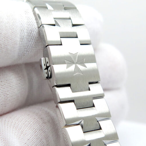 Vacheron Constantin 5520V Overseas Chronograph with Silver Dial - Image 8