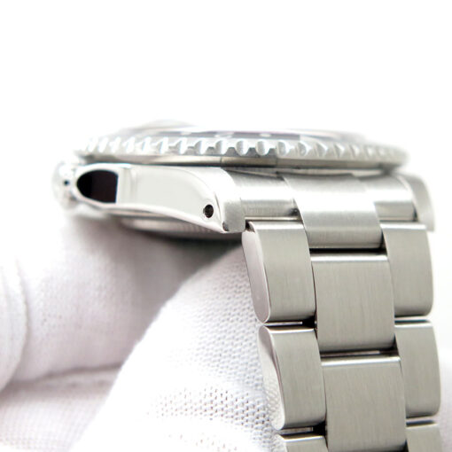 Rolex 16710 GMT Master II with Red/Black Bezel - Image 10