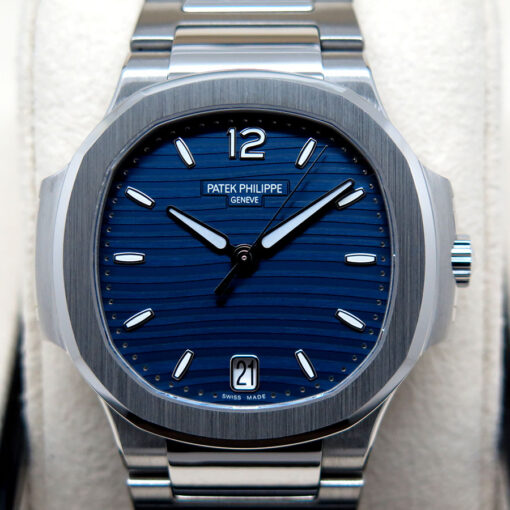 Patek Philippe 7118/1A Nautilus Ladies Automatic with Blue Dial - Image 3