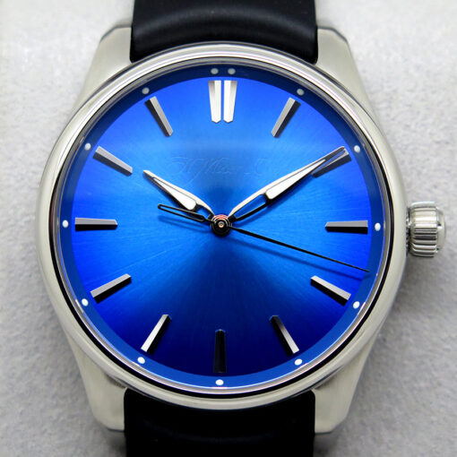 H. Moser & Cie 3200-1217 Pioneer Centre Seconds with Arctic Blue Fumé Dial - Image 3