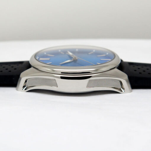 H. Moser & Cie 3200-1217 Pioneer Centre Seconds with Arctic Blue Fumé Dial - Image 7