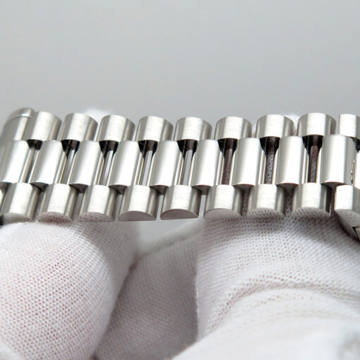Rolex 118206 Day Date Platinum with Mother of Pearl Diamond Dial - Image 9