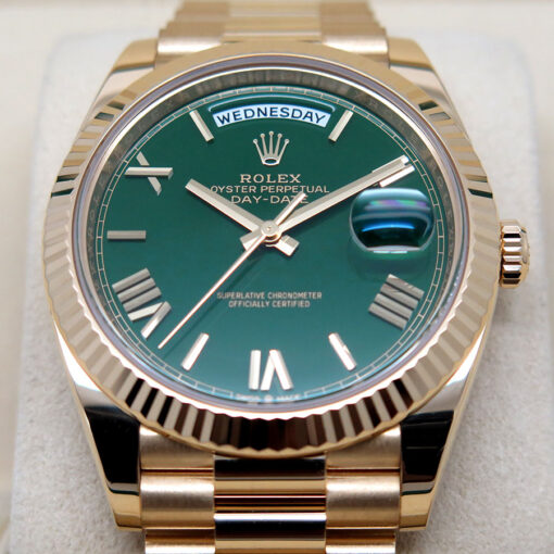 Rolex 228238 Day Date 40 18K Yellow Gold with Green Roman Dial - Image 3