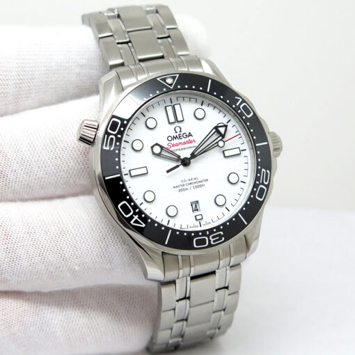 Omega Seamaster Diver 300m with White Dial on Bracelet