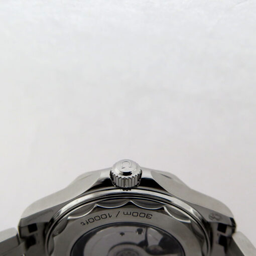 Omega Seamaster Diver 300m with White Dial on Bracelet - Image 5