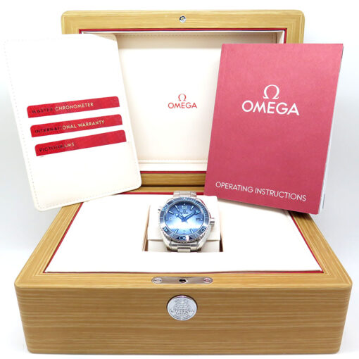 Alternative view of Omega Seamaster Planet Ocean 600m "Summer Blue" 40mm