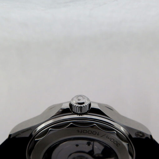 Omega Seamaster Diver 300m with White Dial on Rubber Strap - Image 5