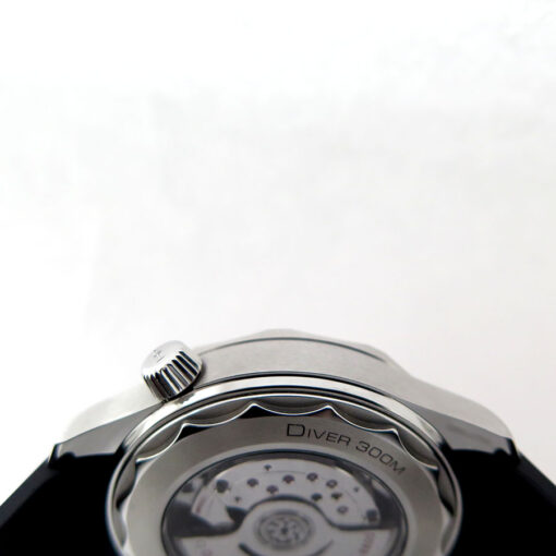 Omega Seamaster Diver 300m with White Dial on Rubber Strap - Image 6