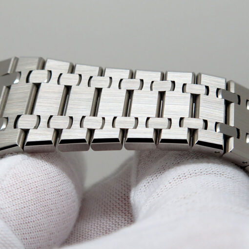 Audemars Piguet 15400ST Royal Oak with Black Dial - Image 7