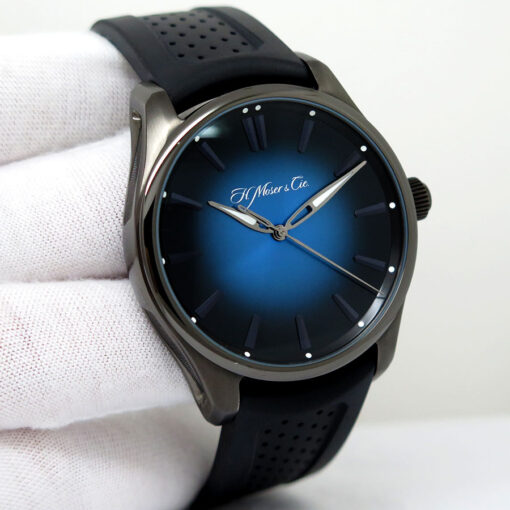 H. Moser & Cie 3200-1205 Pioneer Centre Seconds with Blue Dial