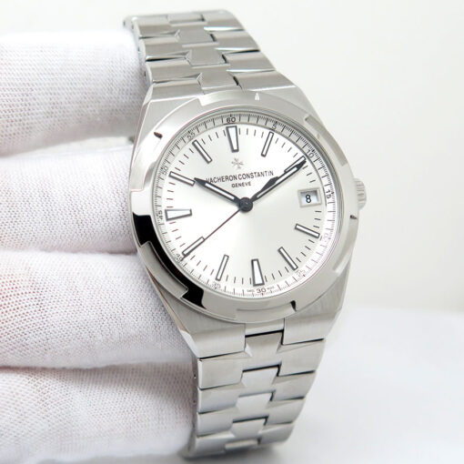 Vacheron Constantin 4500V Overseas Automatic with Silver Dial