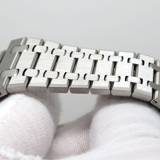 Audemars Piguet 15500ST Royal Oak with Grey Dial - Image 7