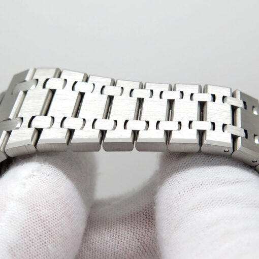 Audemars Piguet 15500ST Royal Oak with Grey Dial - Image 9