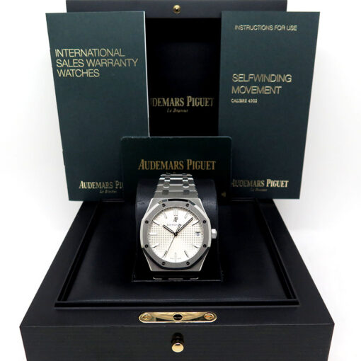 Alternative view of Audemars Piguet 15500ST Royal Oak with Silver Dial