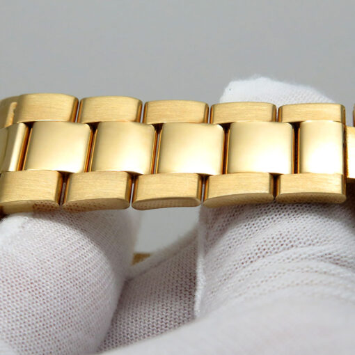 Rolex 16628 Yachtmaster 18K Yellow Gold with Mother of Pearl Ruby Dial - Image 9