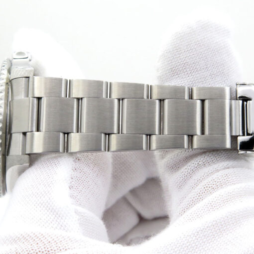 Rolex 16710 GMT Master II with Red/Black Bezel - Image 12
