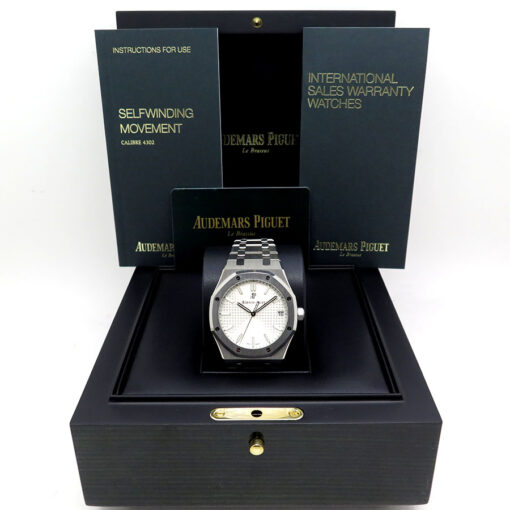 Alternative view of Audemars Piguet 15500ST Royal Oak with Silver Dial