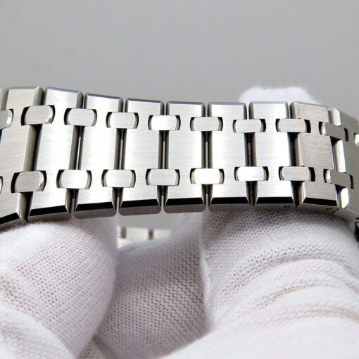 Audemars Piguet 15500ST Royal Oak with Silver Dial - Image 7