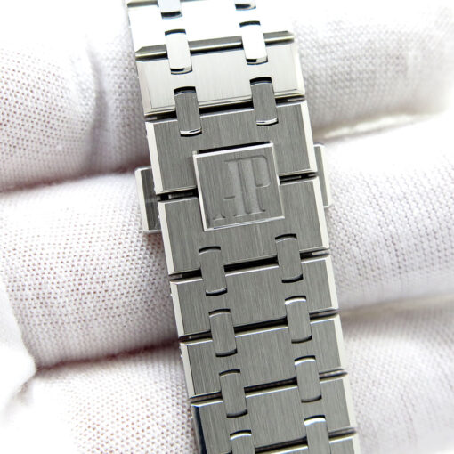 Audemars Piguet 26240ST Royal Oak Chronograph with Silver Dial - Image 8
