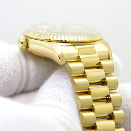 Rolex 18238 Day Date 18K Yellow Gold with Champagne Stick Dial - Image 7